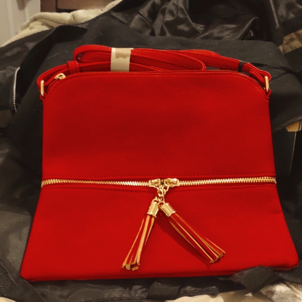 SALE WAS $37 NOW $24 NEW RED GENUINE  LEATHER CROSSBODY BAG WITH OUTER ZIPPER
